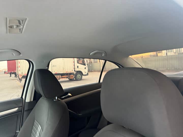 Фото 5 - Volkswagen Lavida