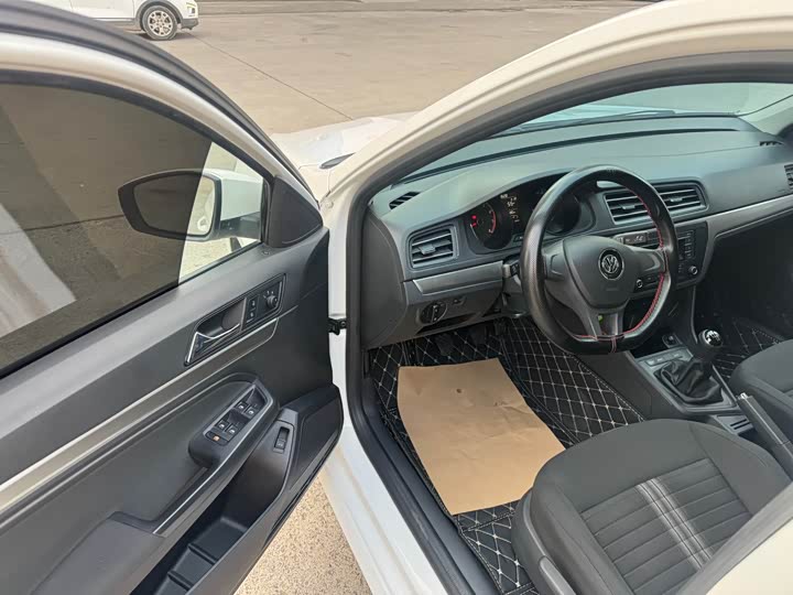 Фото 6 - Volkswagen Lavida