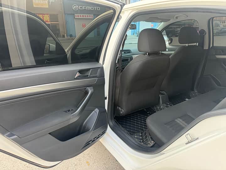 Фото 9 - Volkswagen Lavida