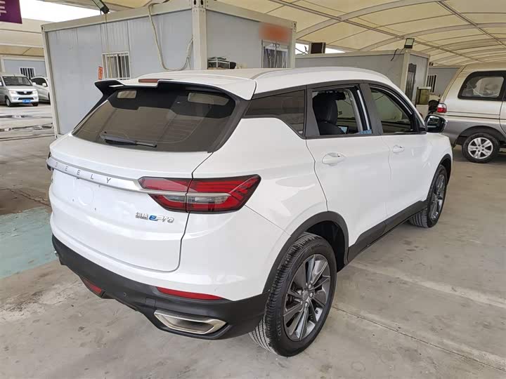 Фото 7 - Geely Coolray Hybrid