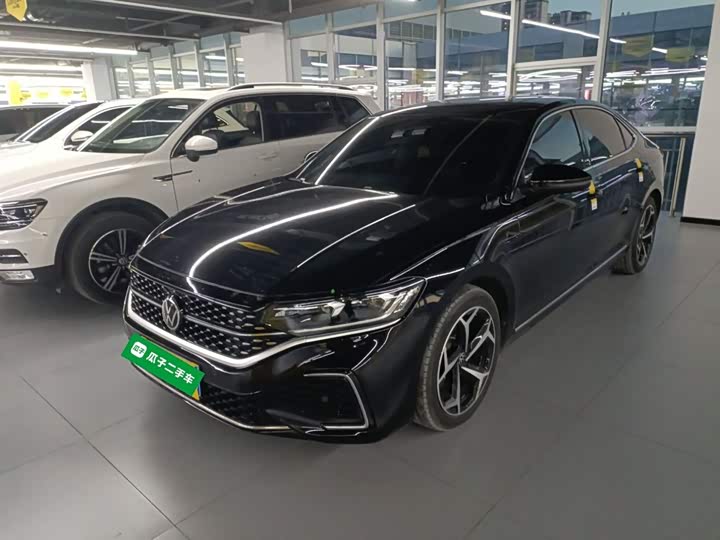 Фото 2 - Volkswagen Passat