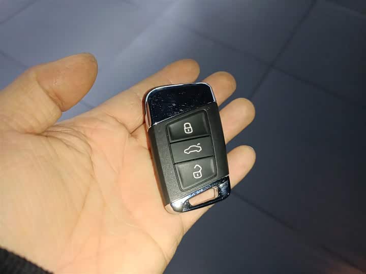 Фото 9 - Volkswagen Passat