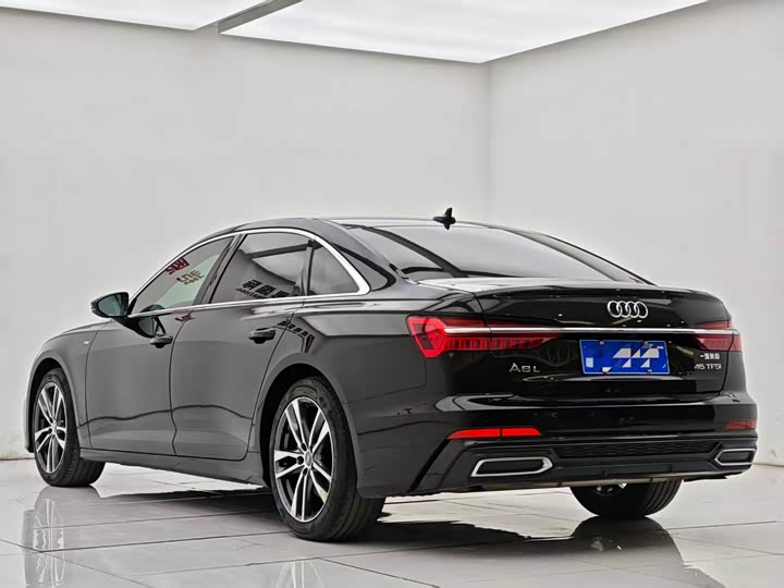 Фото 8 - Audi A6L