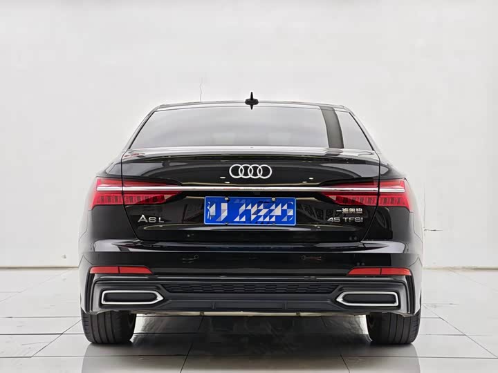 Фото 9 - Audi A6L