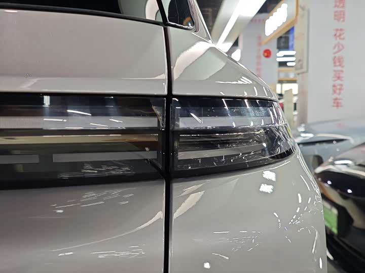 Фото 5 - LiXiang L8