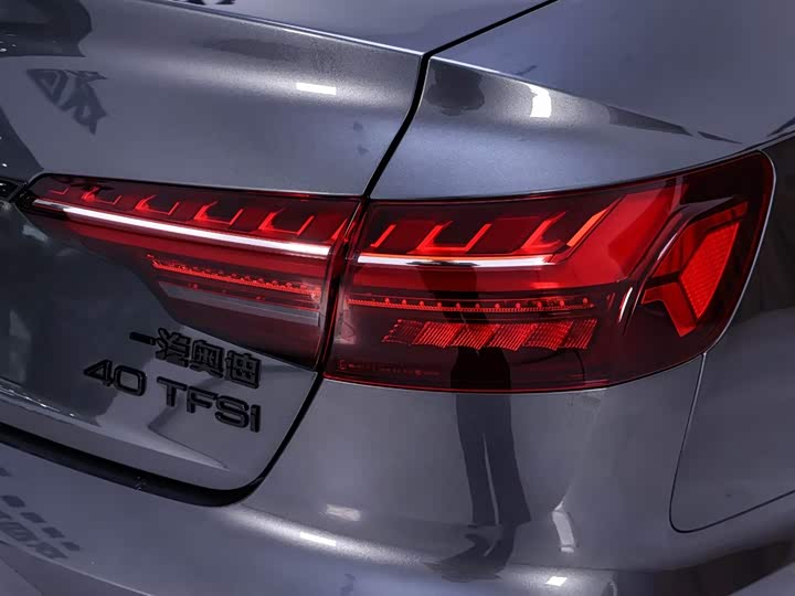 Фото 9 - Audi A4L