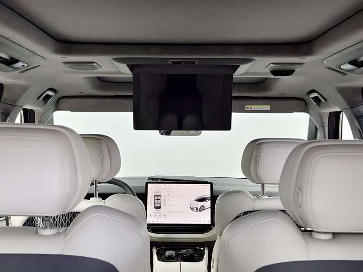 Фото 9 - Zeekr 009