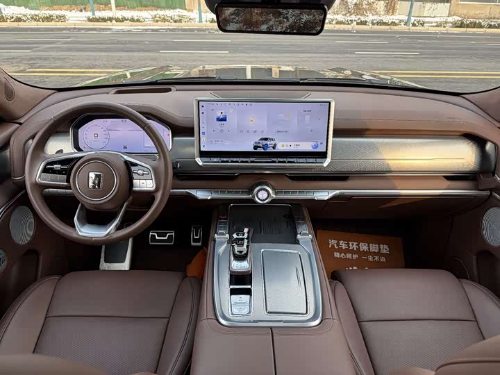 Фото 7 - Tank 700 Hybrid