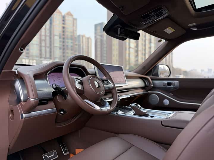 Фото 9 - Tank 700 Hybrid