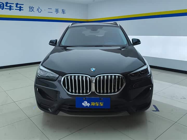 Фото 2 - BMW X1