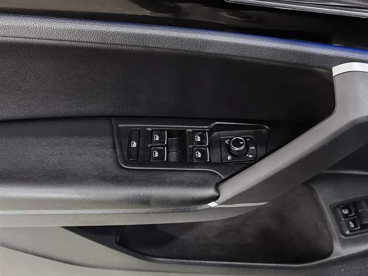 Фото 9 - Volkswagen Tayron GTE Hybrid