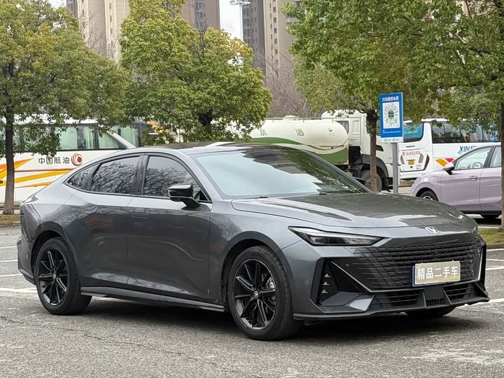 Фото 3 - Changan UNI-V