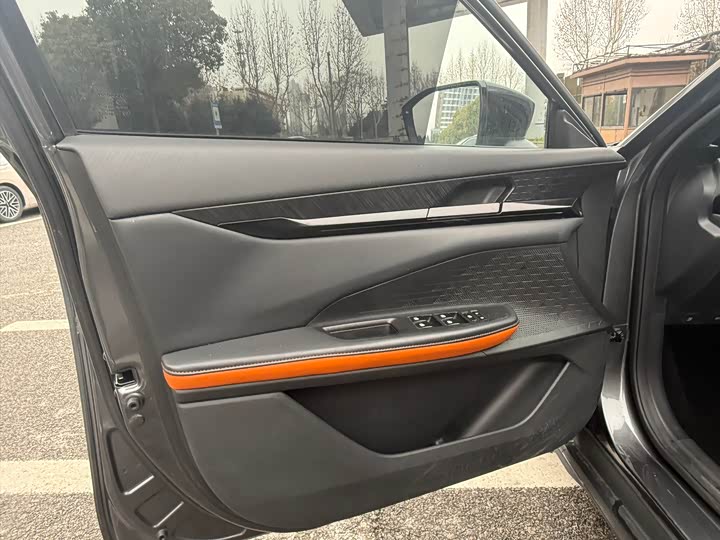 Фото 7 - Changan UNI-V