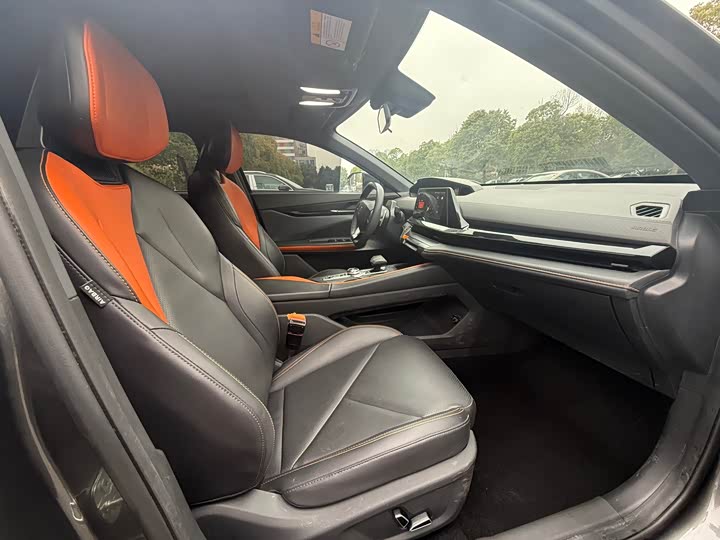 Фото 8 - Changan UNI-V