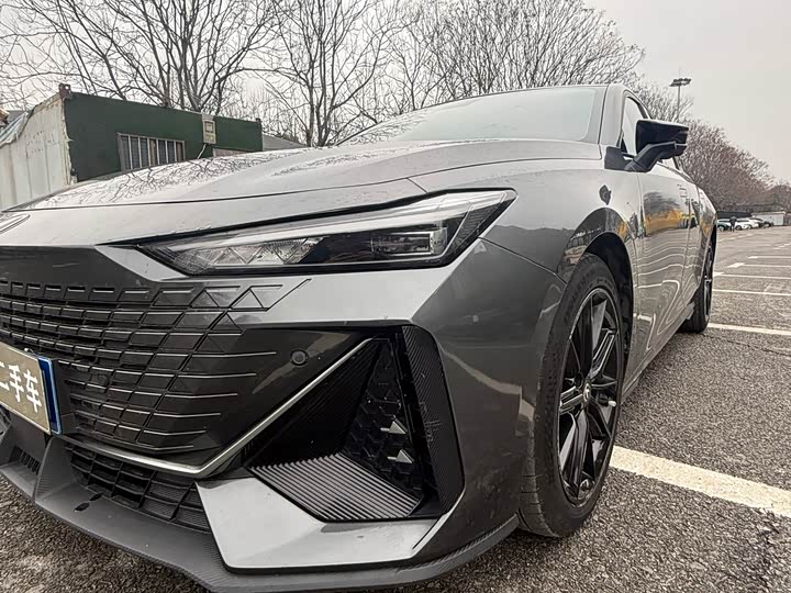 Фото 9 - Changan UNI-V