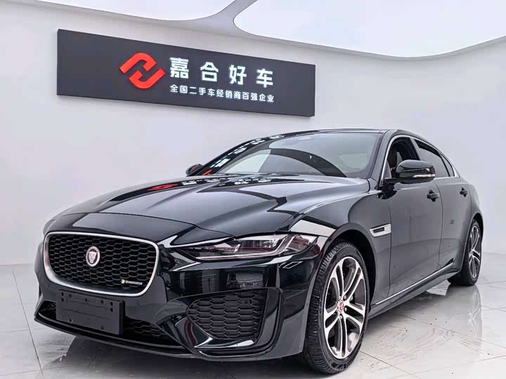 Фото 1 - Jaguar XE L
