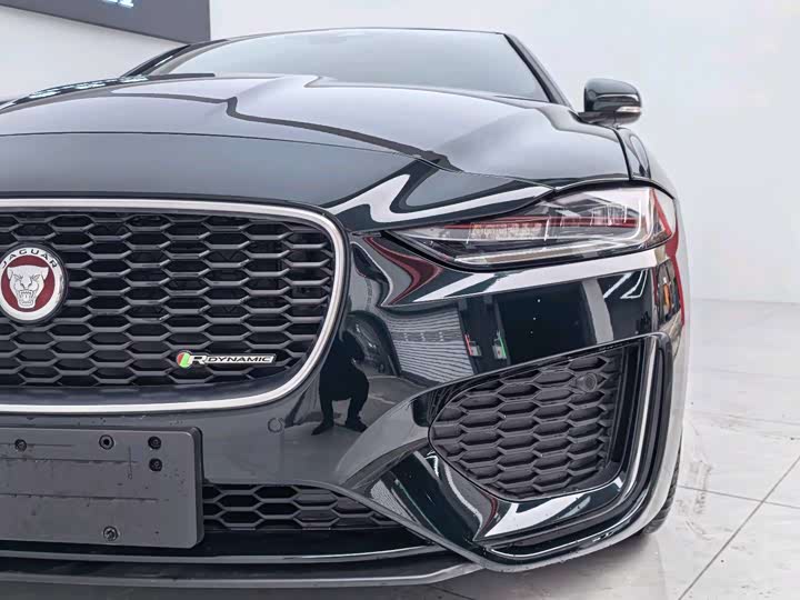 Фото 5 - Jaguar XE L