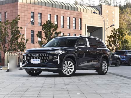 Фото 1 - Audi Q6