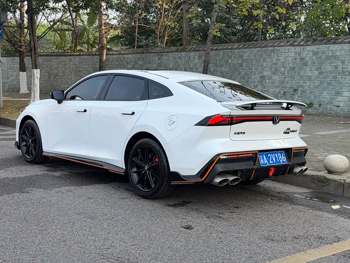 Фото 4 - Changan UNI-V