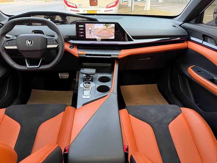 Фото 8 - Changan UNI-V