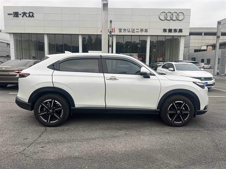 Фото 3 - Honda Vezel