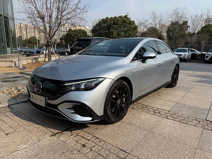 Фото 1 - Mercedes-Benz EQE