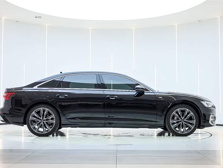 Фото 4 - Audi A6L