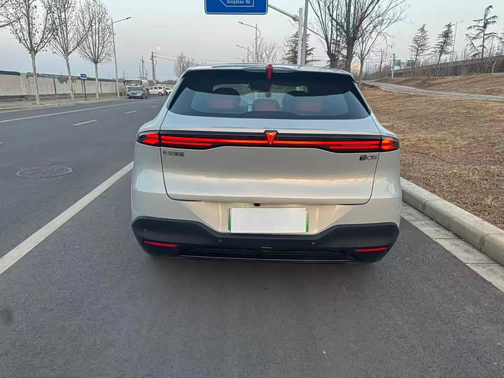 Фото 9 - Changan Deepal S05