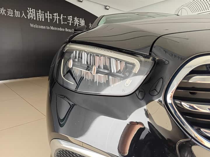 Фото 3 - Mercedes-Benz E-Class