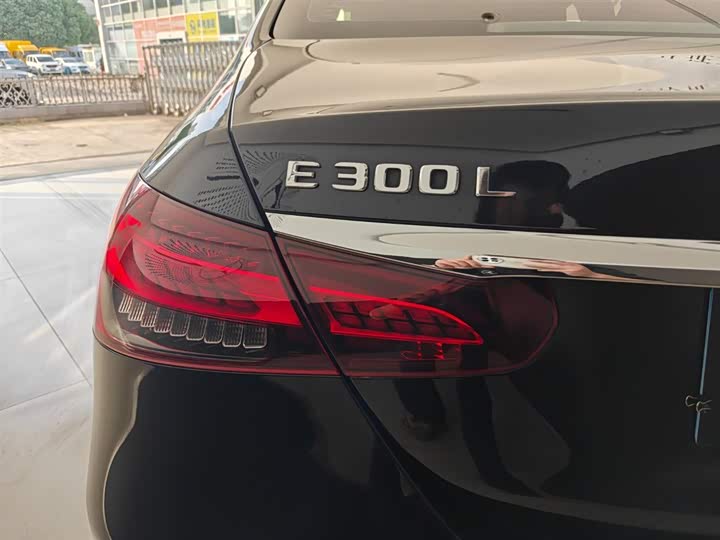 Фото 6 - Mercedes-Benz E-Class