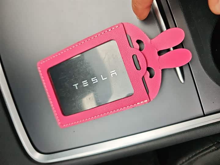 Фото 9 - Tesla Model 3