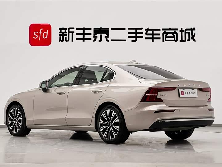Фото 6 - Volvo S60