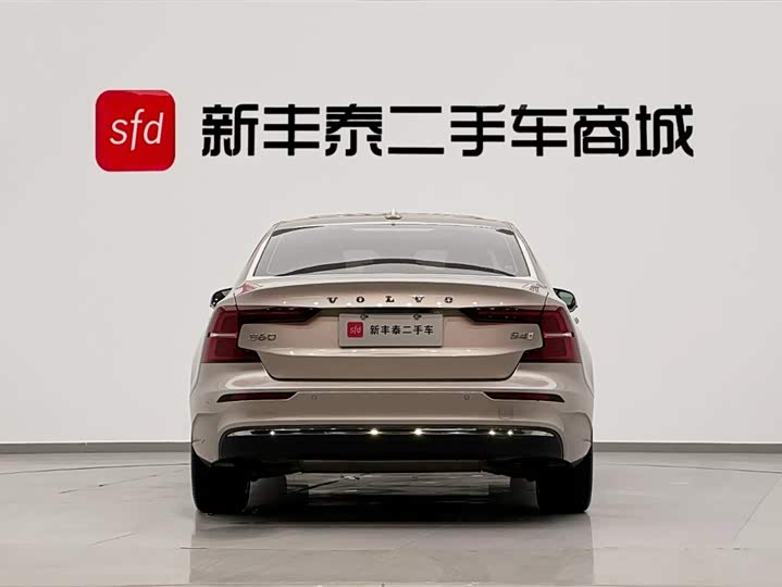 Фото 7 - Volvo S60