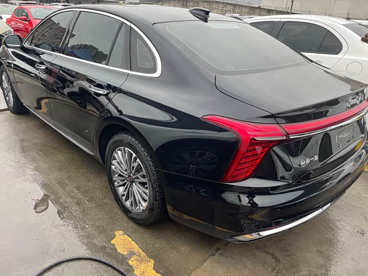 Фото 4 - Hongqi H5