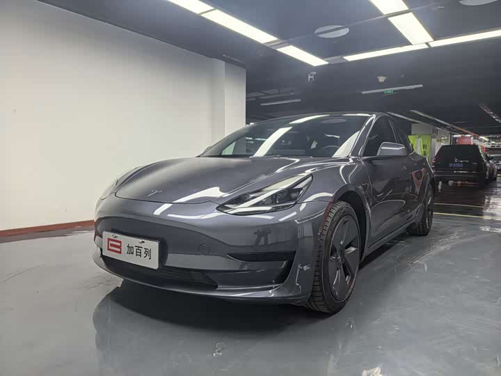 Фото 1 - Tesla Model 3