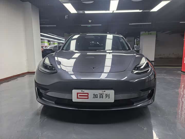 Фото 2 - Tesla Model 3
