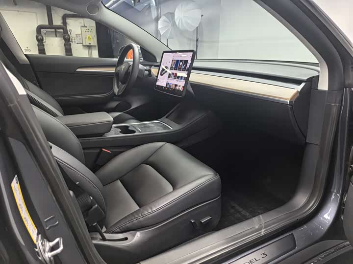 Фото 5 - Tesla Model 3