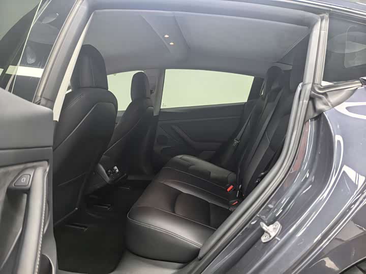 Фото 6 - Tesla Model 3