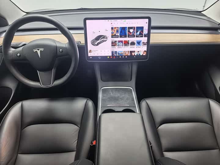Фото 7 - Tesla Model 3