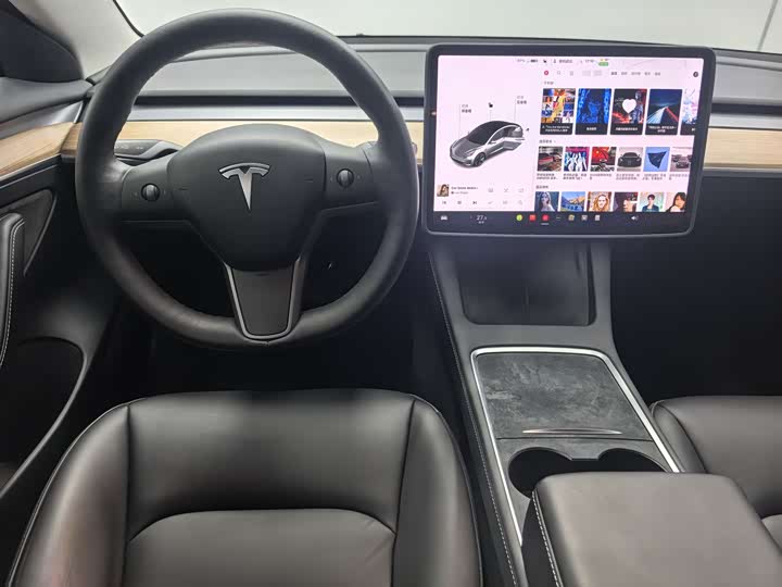 Фото 8 - Tesla Model 3