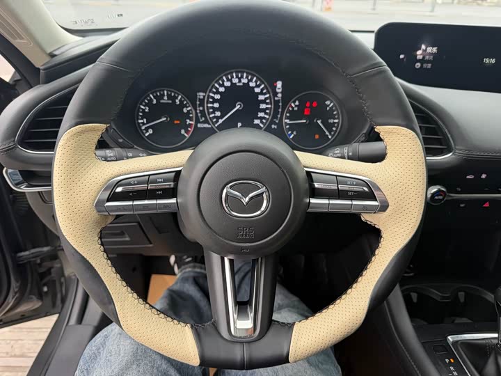 Фото 5 - Mazda 3 (Axela)