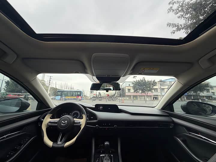 Фото 9 - Mazda 3 (Axela)