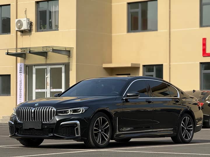 Фото 1 - BMW 7 Series