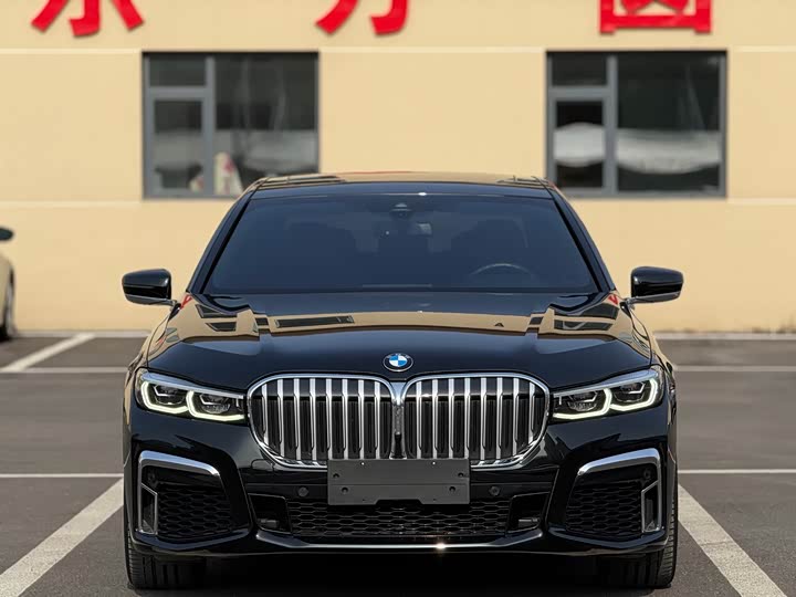 Фото 2 - BMW 7 Series