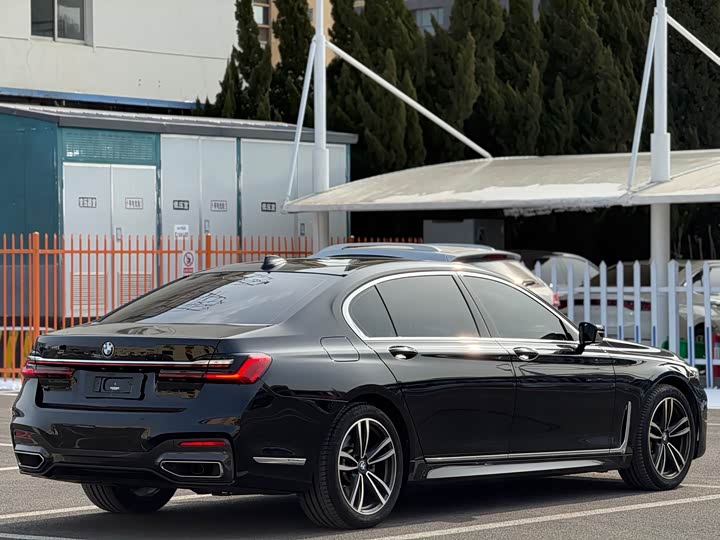 Фото 4 - BMW 7 Series