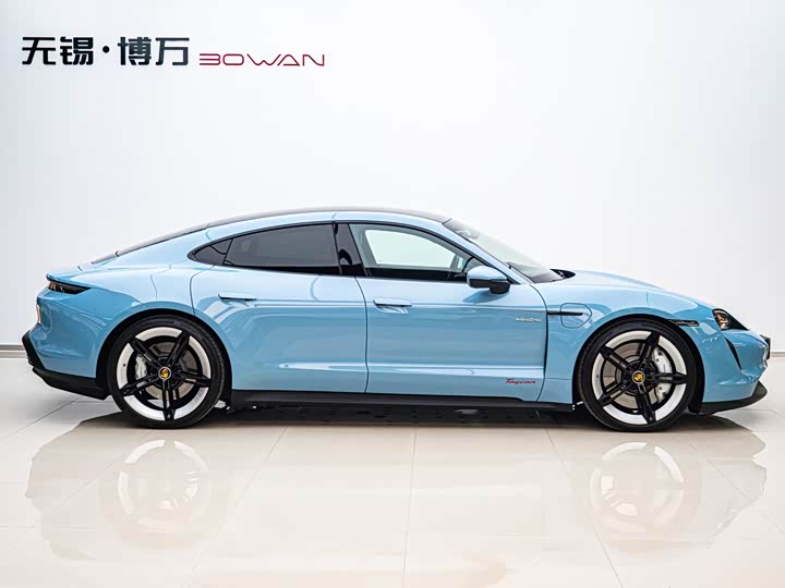 Photo 2 - Porsche Taycan