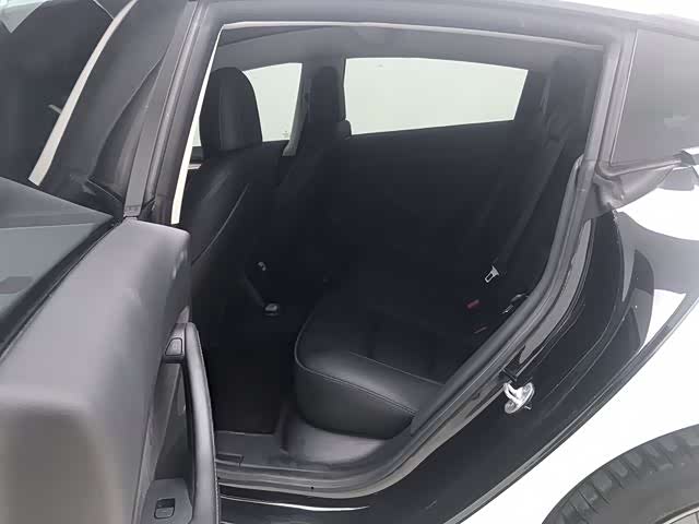 Фото 5 - Tesla Model 3