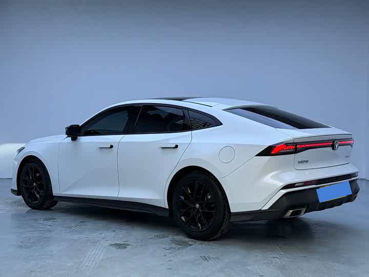 Фото 4 - Changan UNI-V