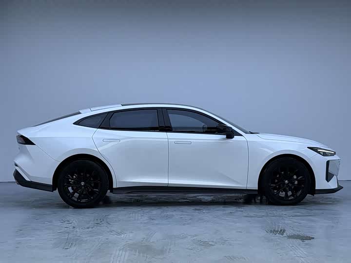 Фото 7 - Changan UNI-V