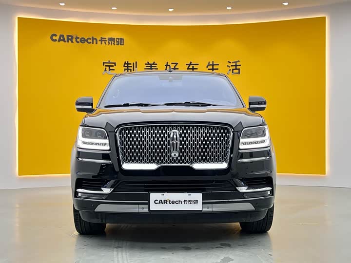 Фото 2 - Lincoln Navigator